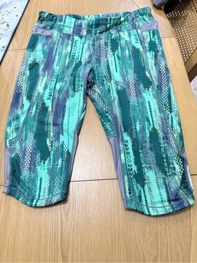 Athleta Capri Leggings